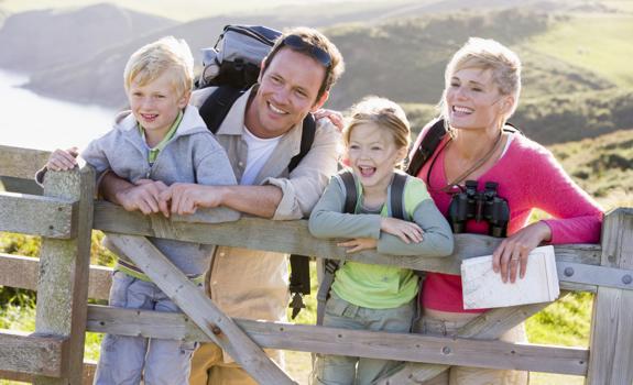 Family enjoying an outdoor hike together, representing an active lifestyle alongside healthy, fibre-rich nutrition
